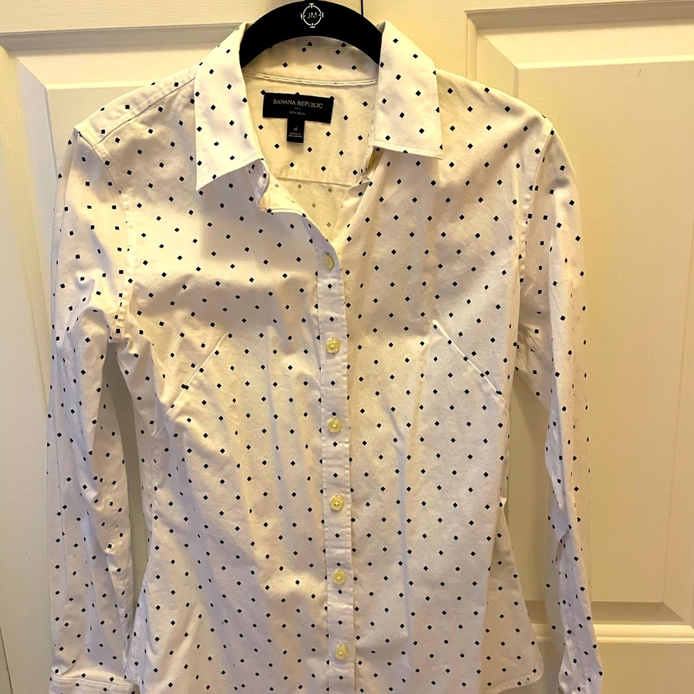 Banana Republic White Button Down w Black Dots